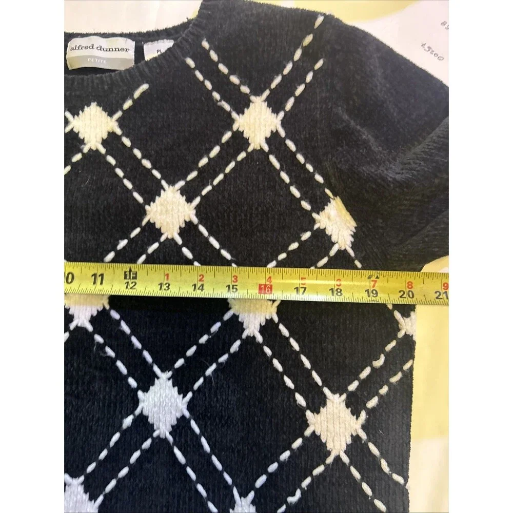 Vtg Alfred Dunner Womens Sweater Size Petite L Black & White Dark Academia